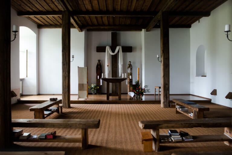 Su Kristaus Prisikėlimo švente! Su šv. Velykom!